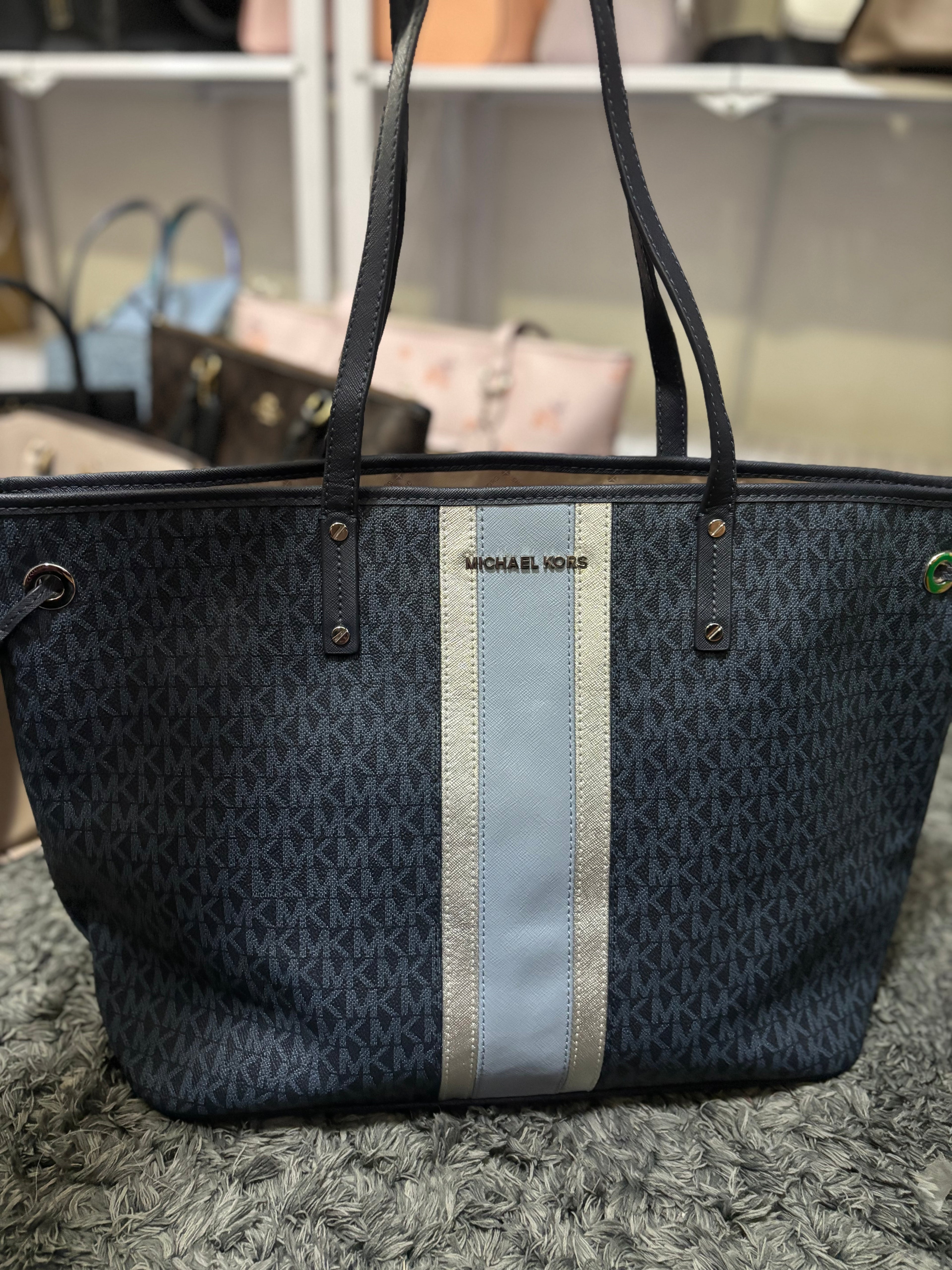 MICHAEL KORS Jet Set Travel Large Drawstring Tote