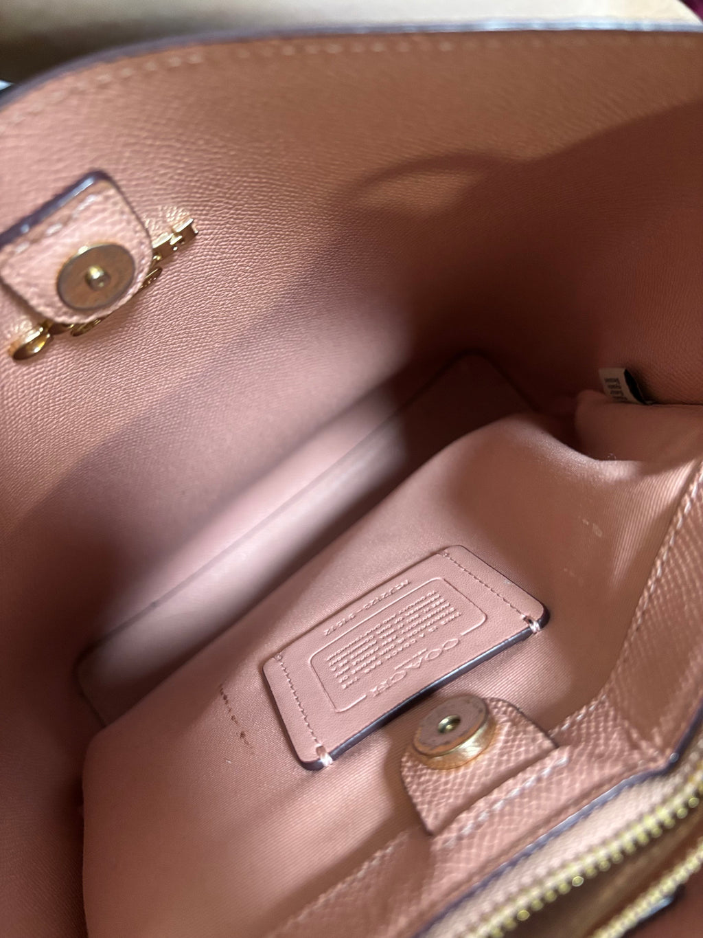 COACH Large Town Bucket - Mahogany/Salmon Pink