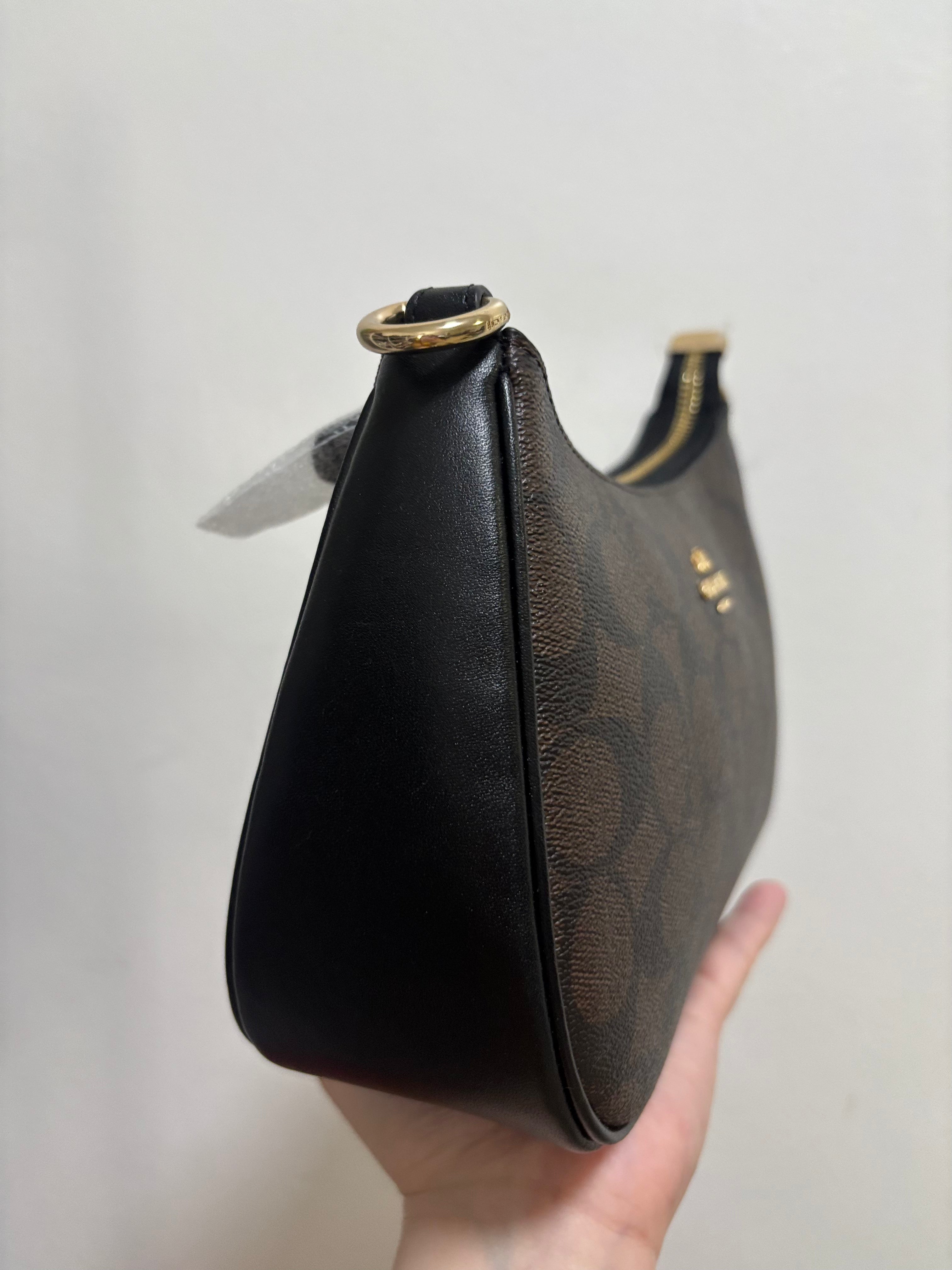 COACH Teri Shoulder Bag In Signature Canvas