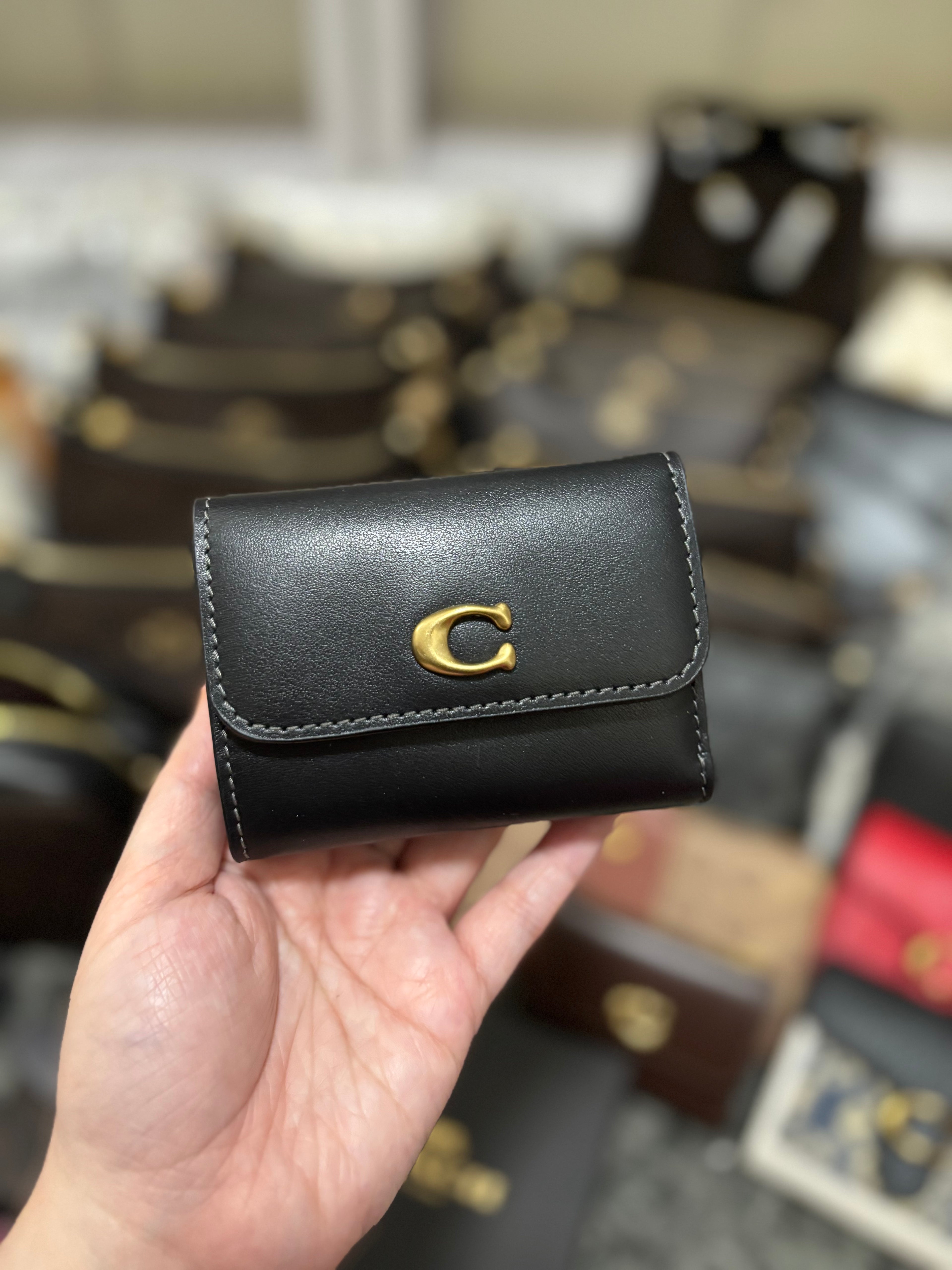 COACH Essential Card Holder Wallet