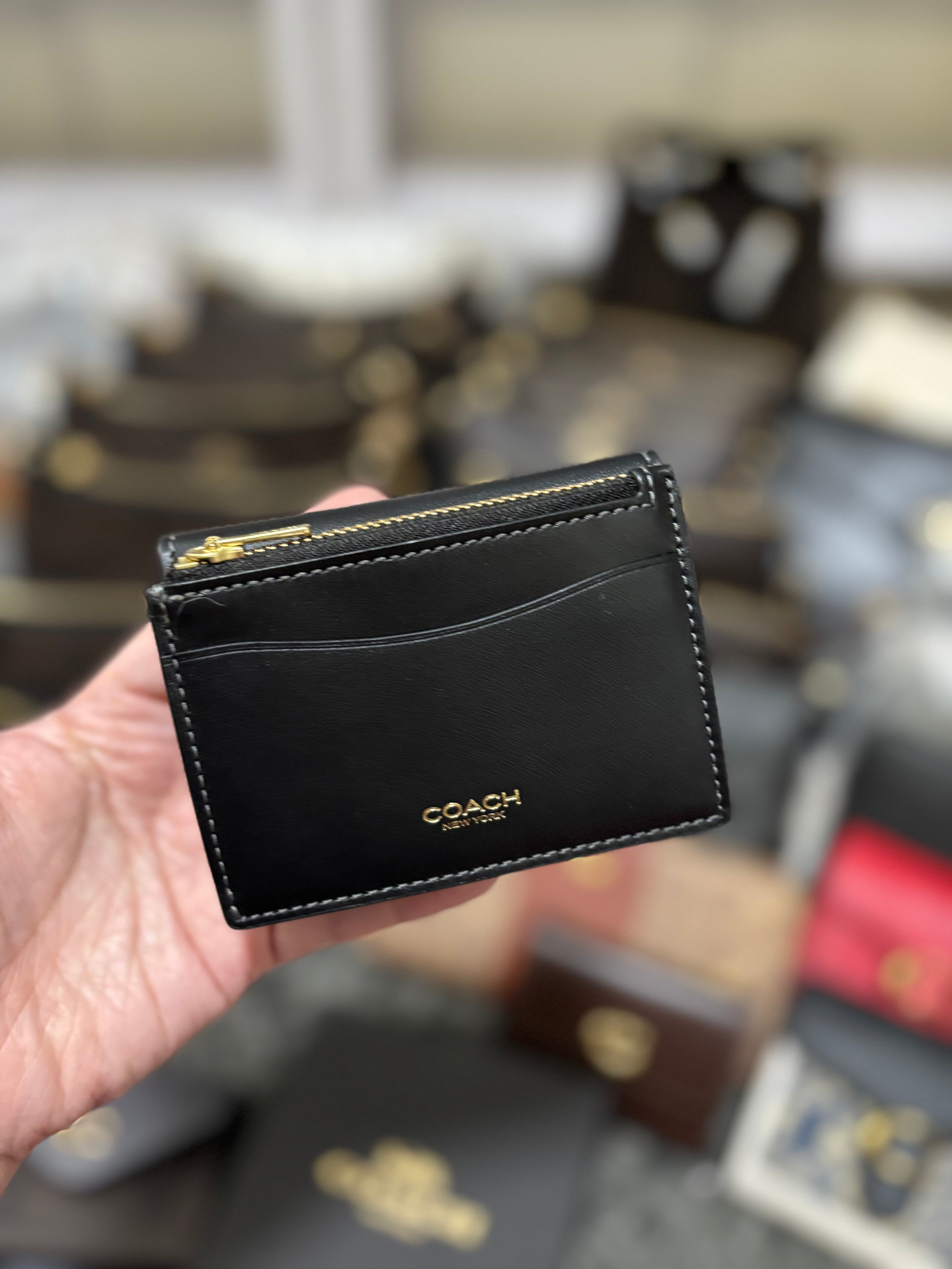 COACH Essential Card Holder Wallet