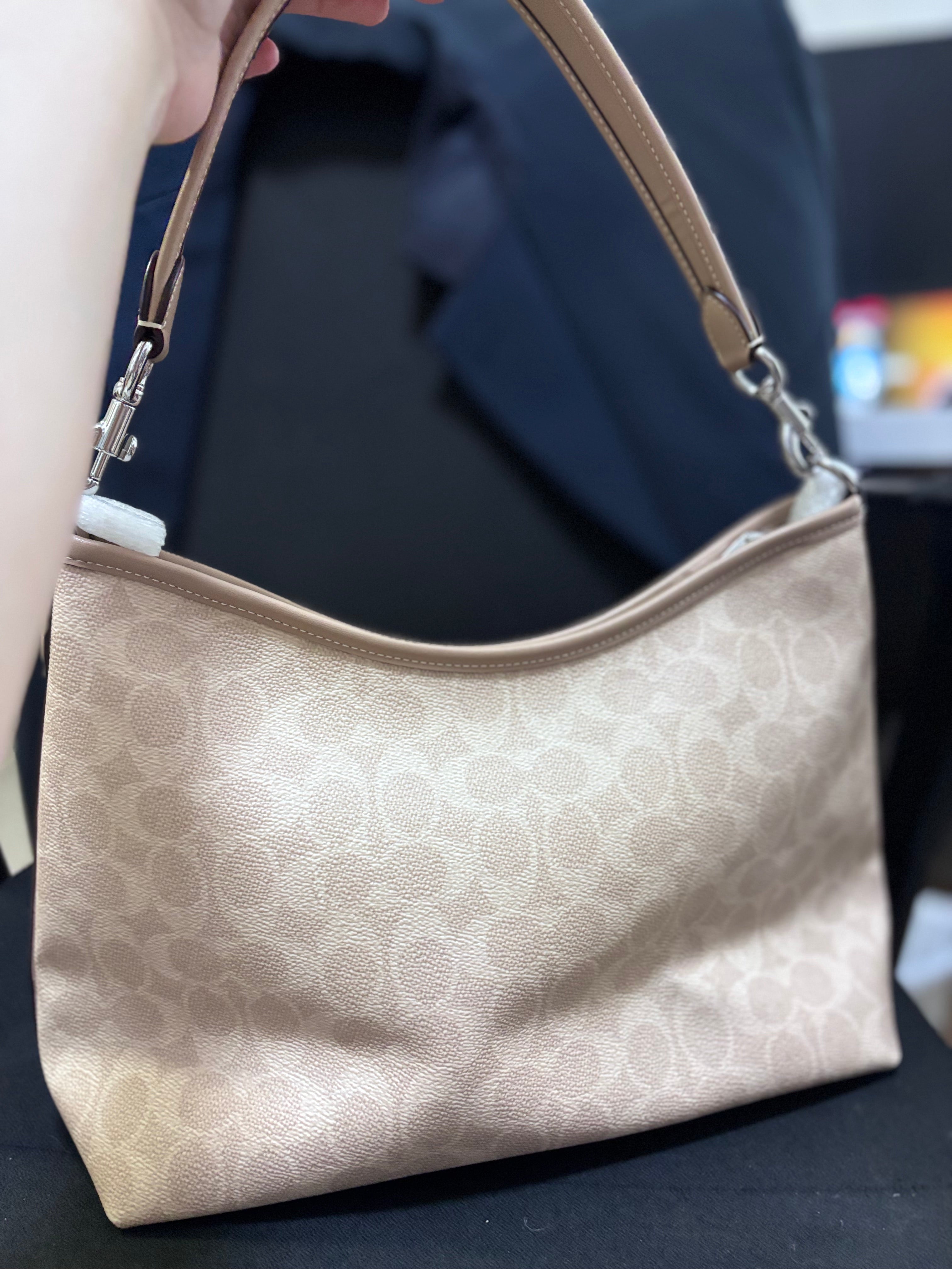 COACH Medium Laurel - Sand Taupe