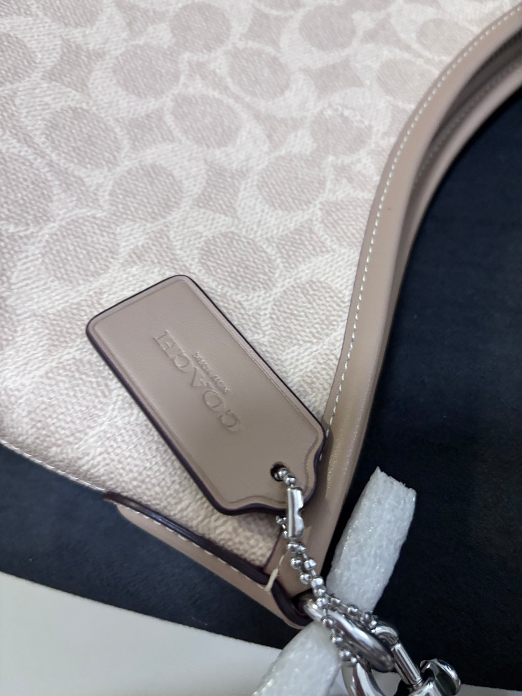 COACH Medium Laurel - Sand Taupe