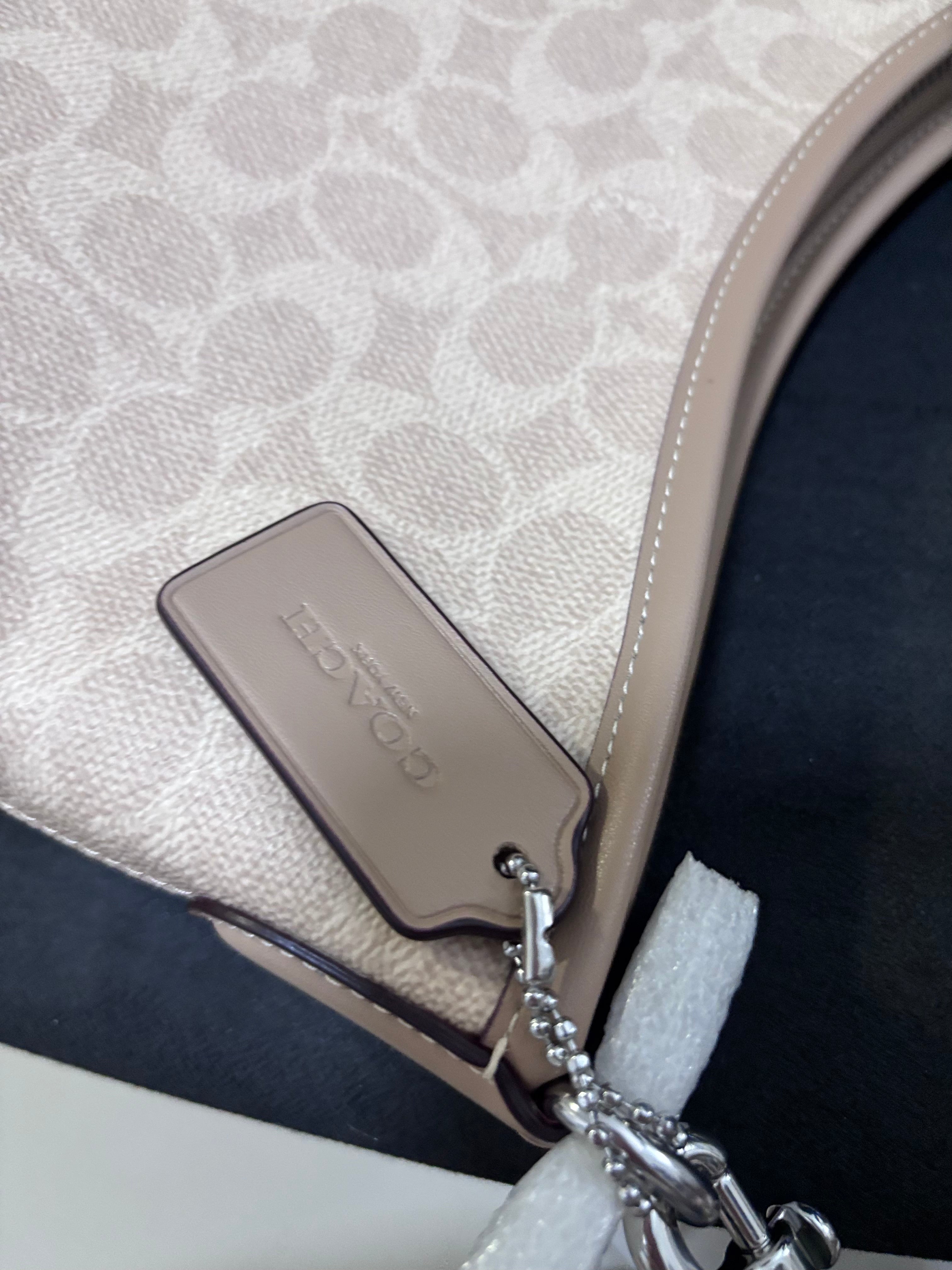 COACH Medium Laurel - Sand Taupe