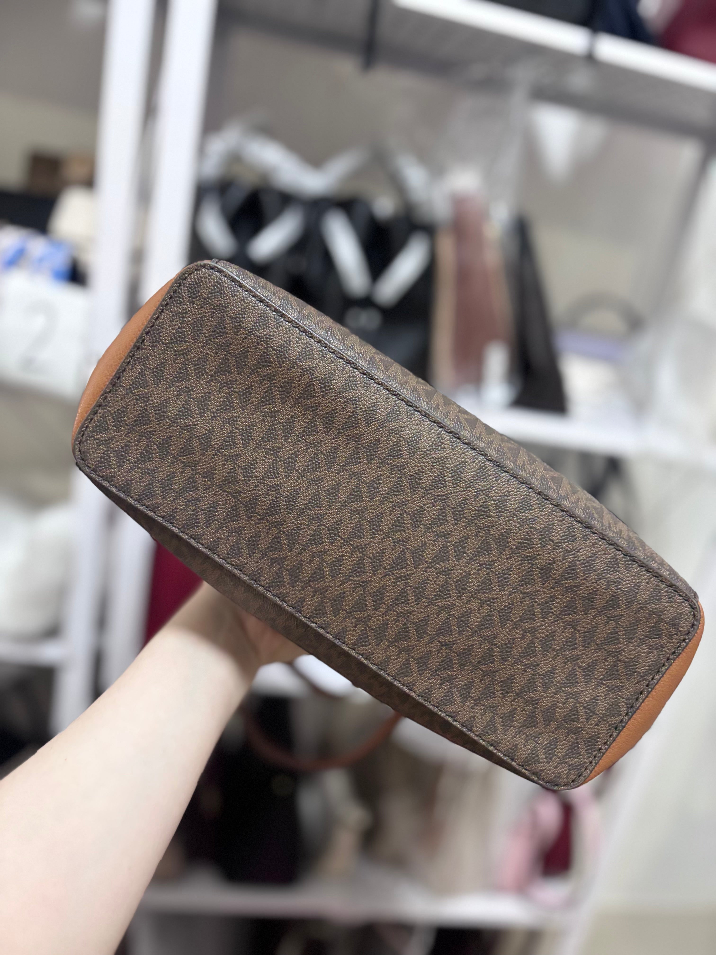 MICHAEL KORS Charlotte Signature Top Zip Tote