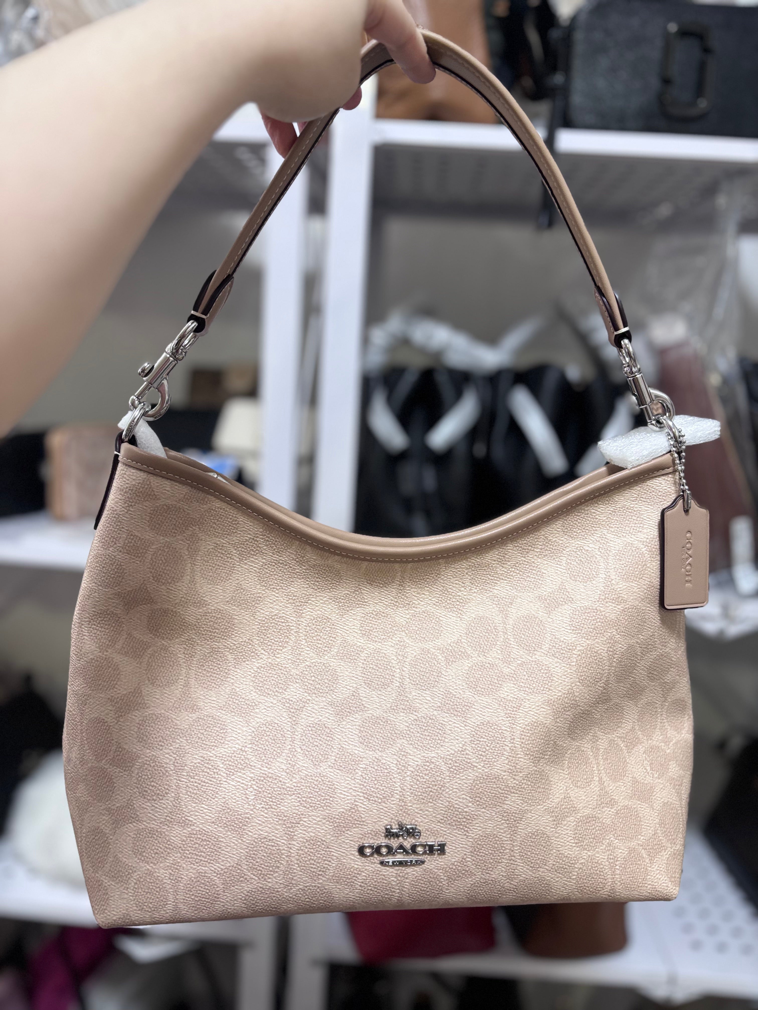 COACH Medium Laurel - Sand Taupe
