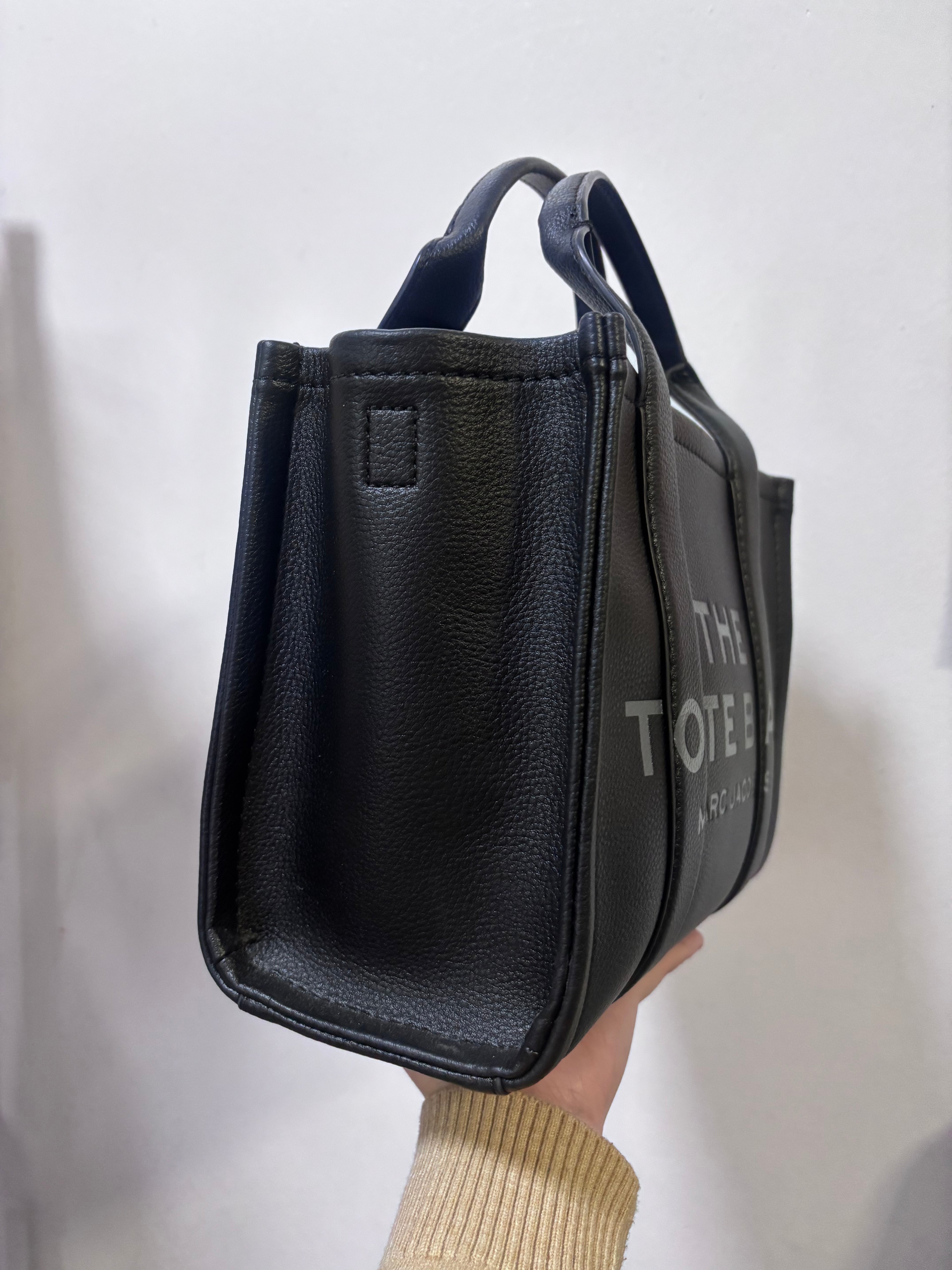 MARC JACOBS The Leather Tote Bag