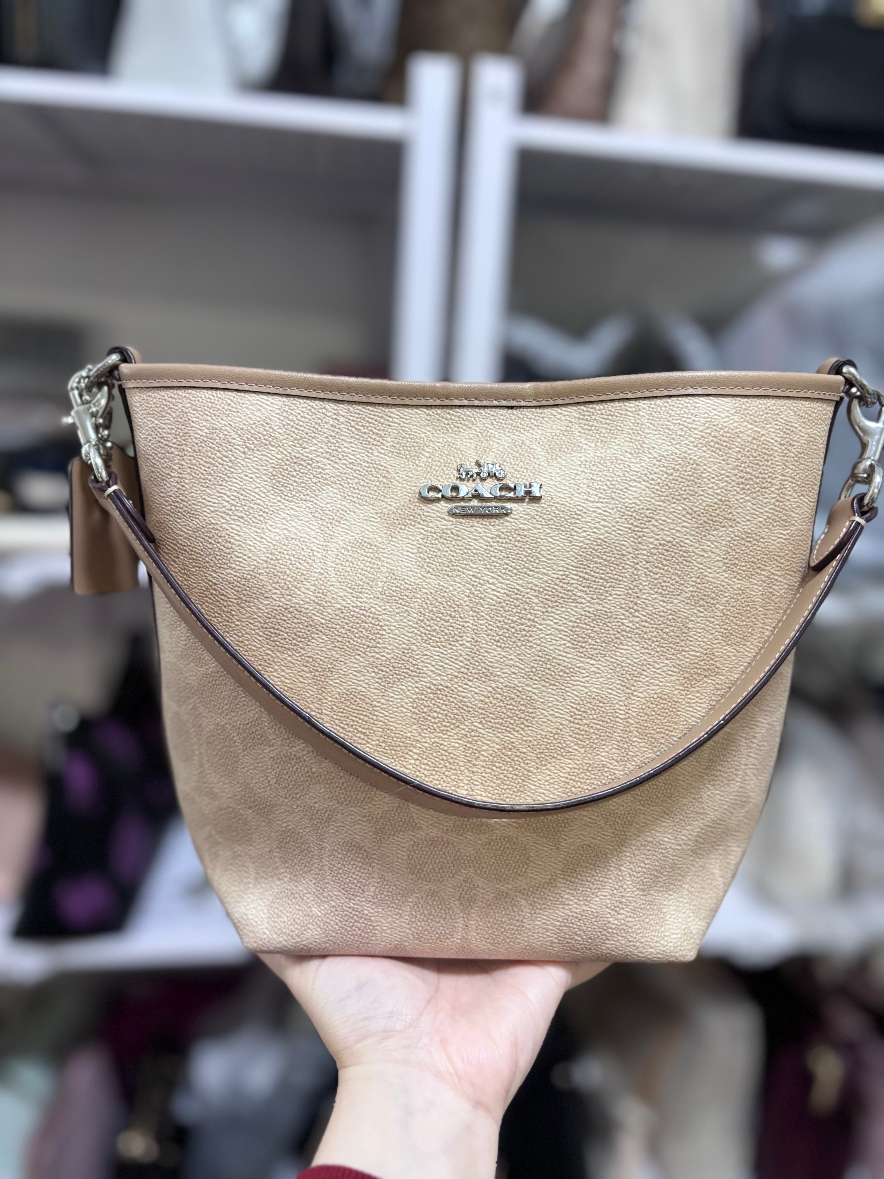 COACH City Bucket - Sand Taupe