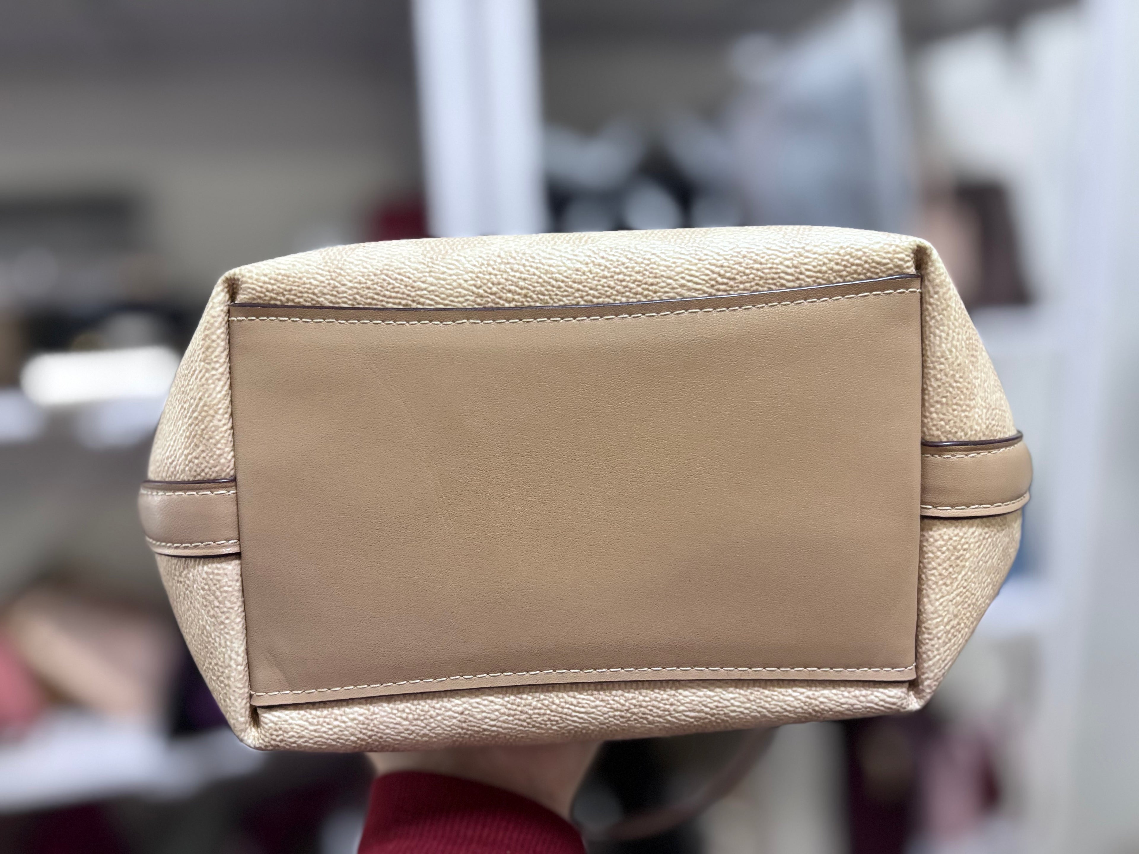 COACH City Bucket - Sand Taupe