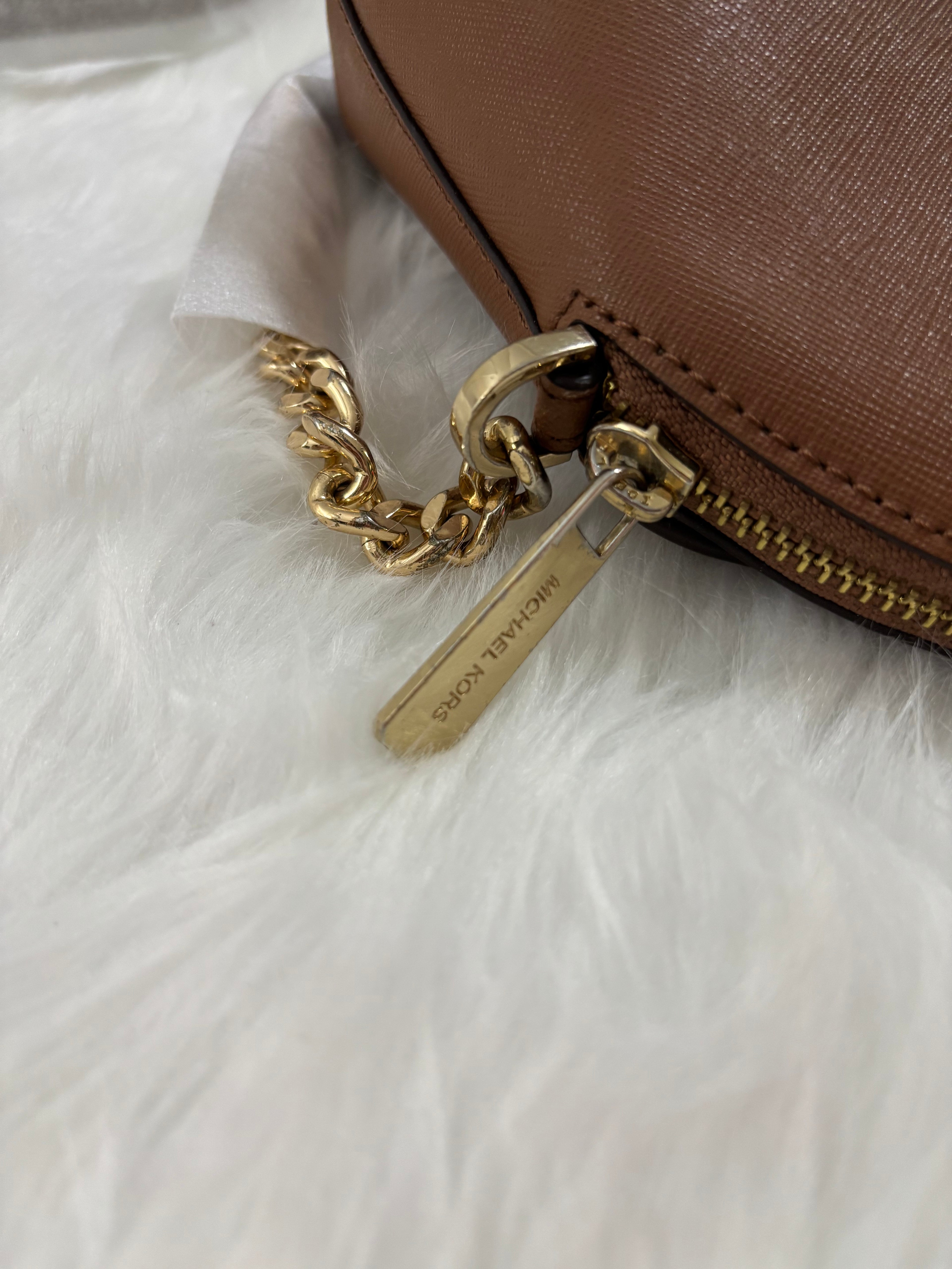 MICHAEL KORS Dome Crossbody Bag