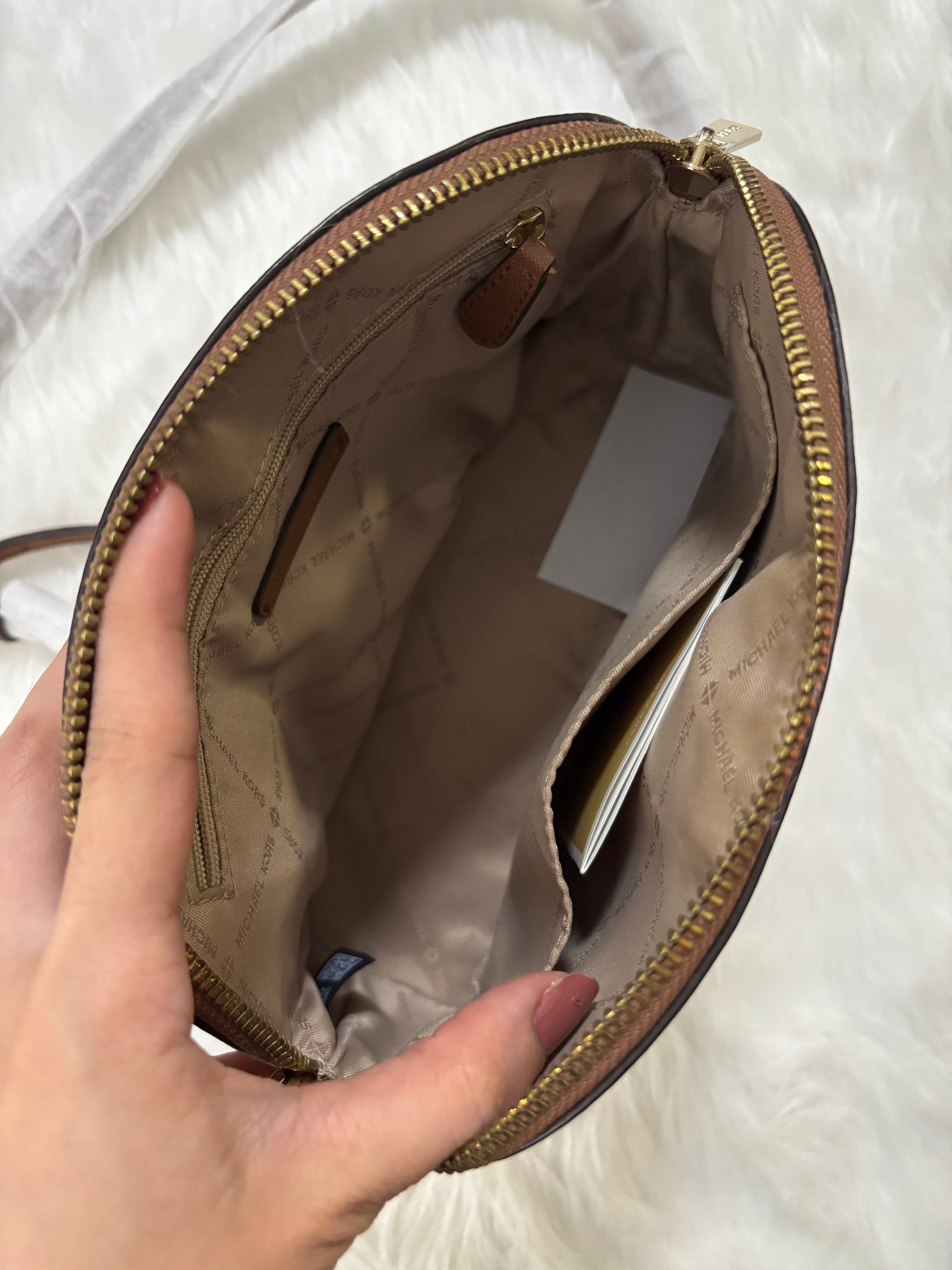 MICHAEL KORS Dome Crossbody Bag