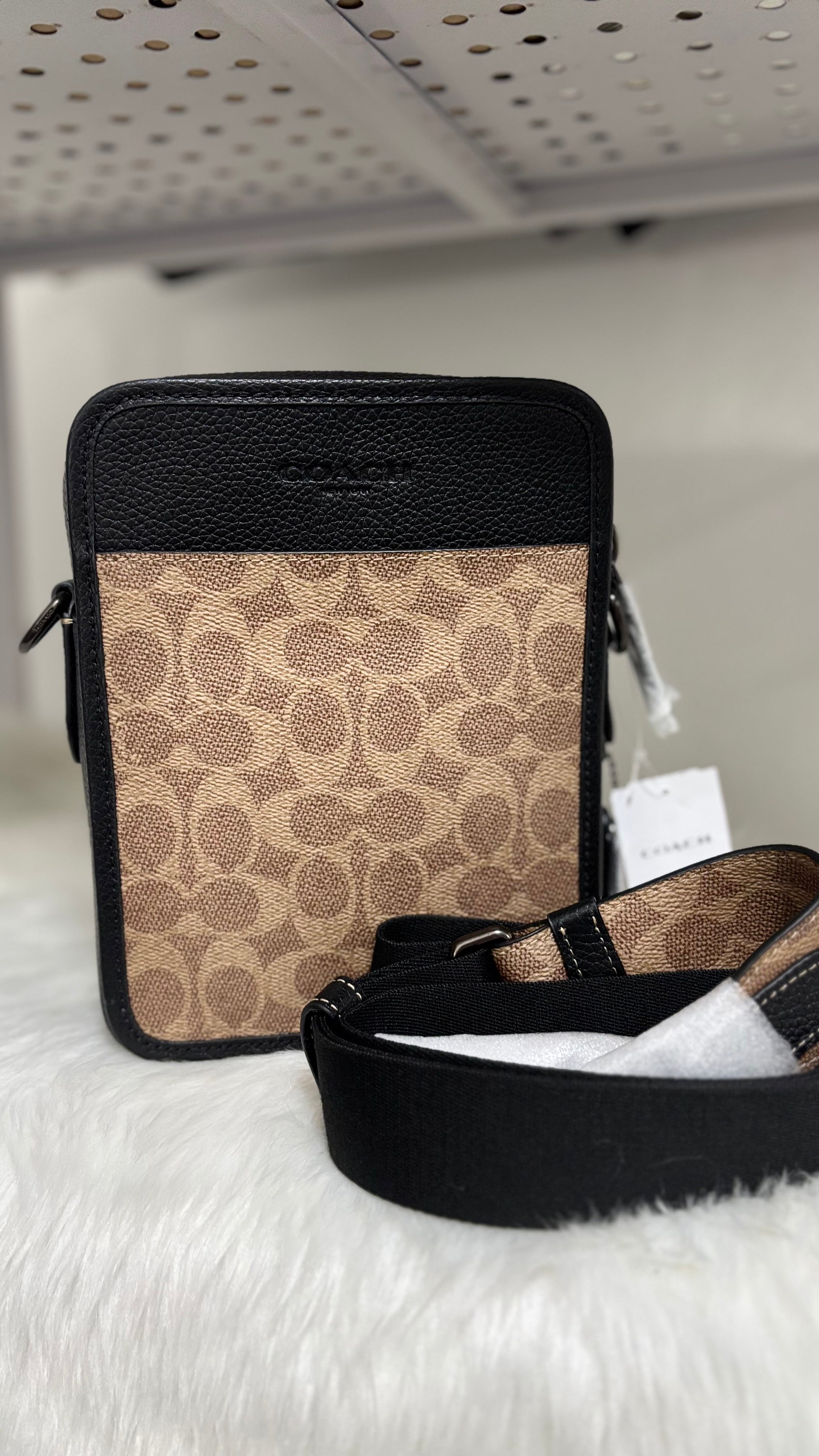 COACH Sullivan in Signature Canvas - Brown