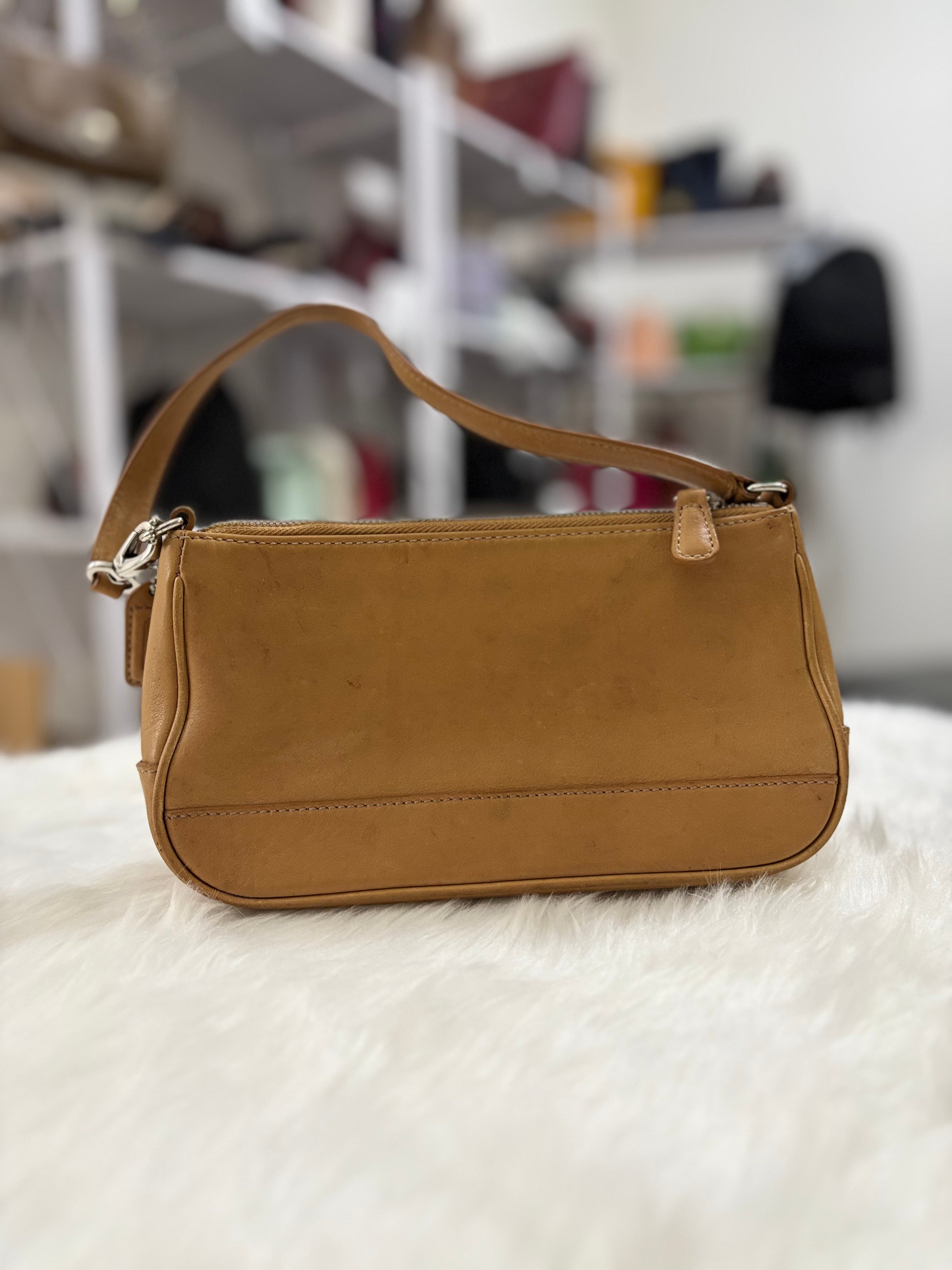 COACH Demi Baguette Shoulder