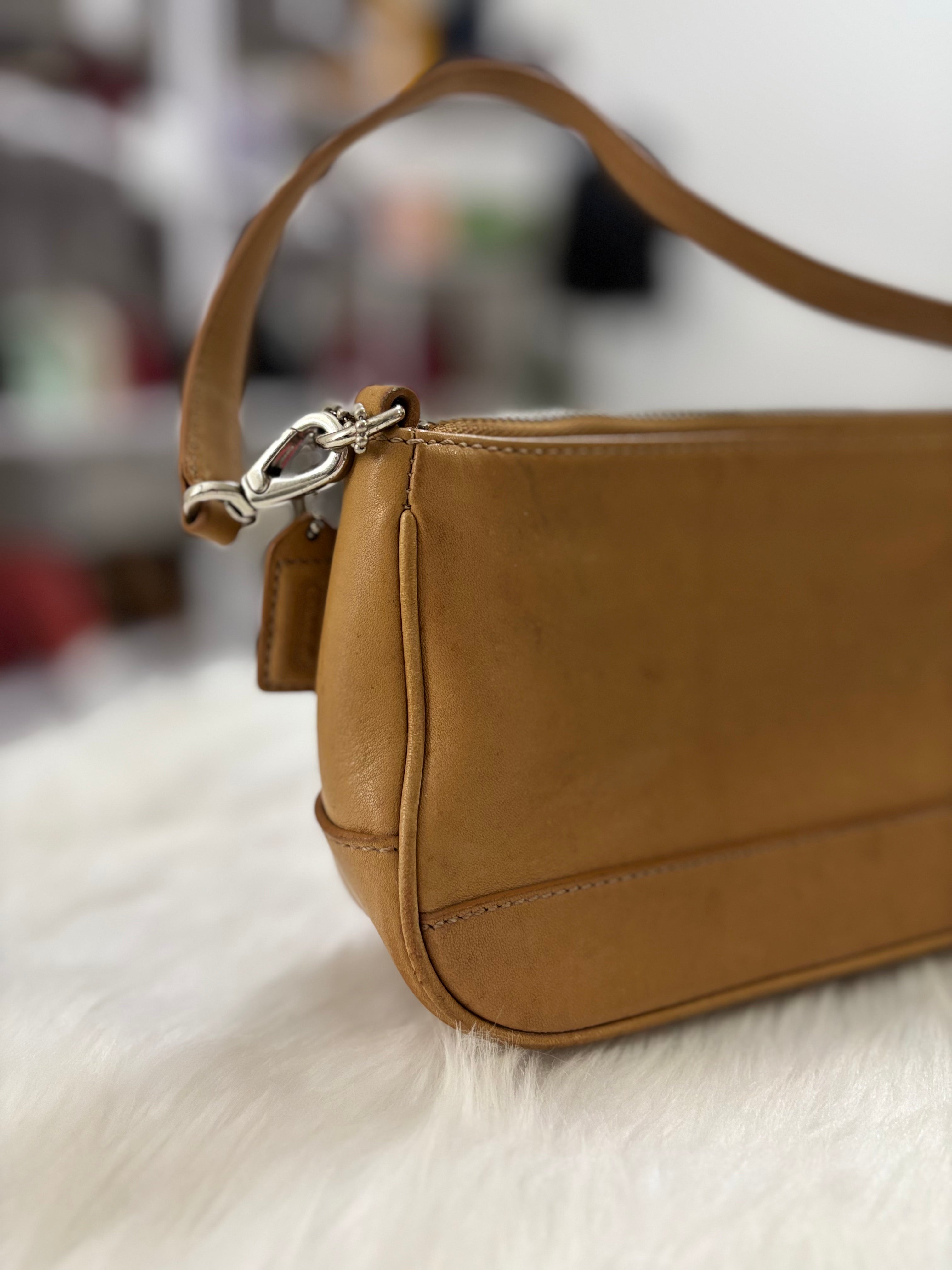 COACH Demi Baguette Shoulder