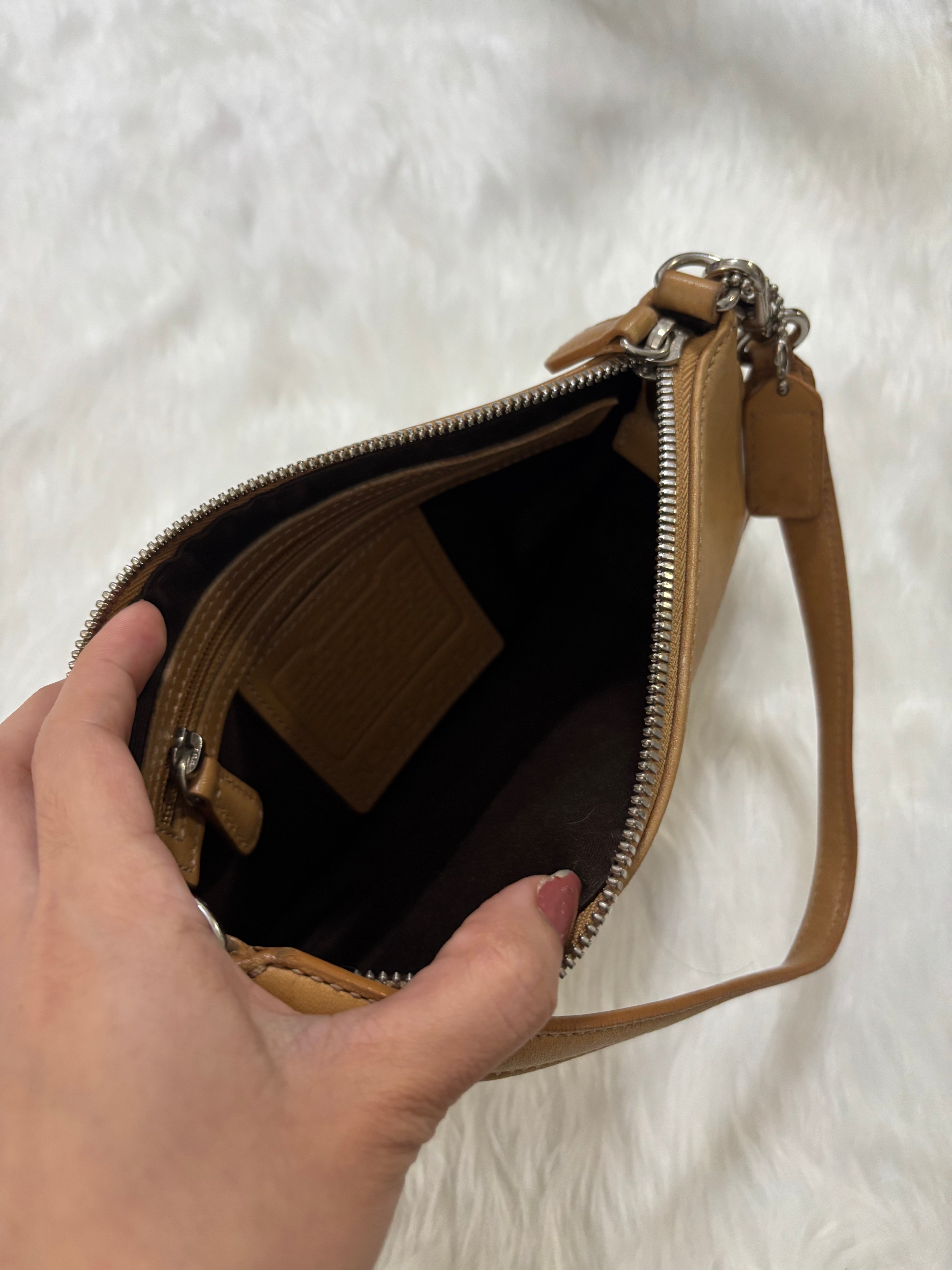 COACH Demi Baguette Shoulder