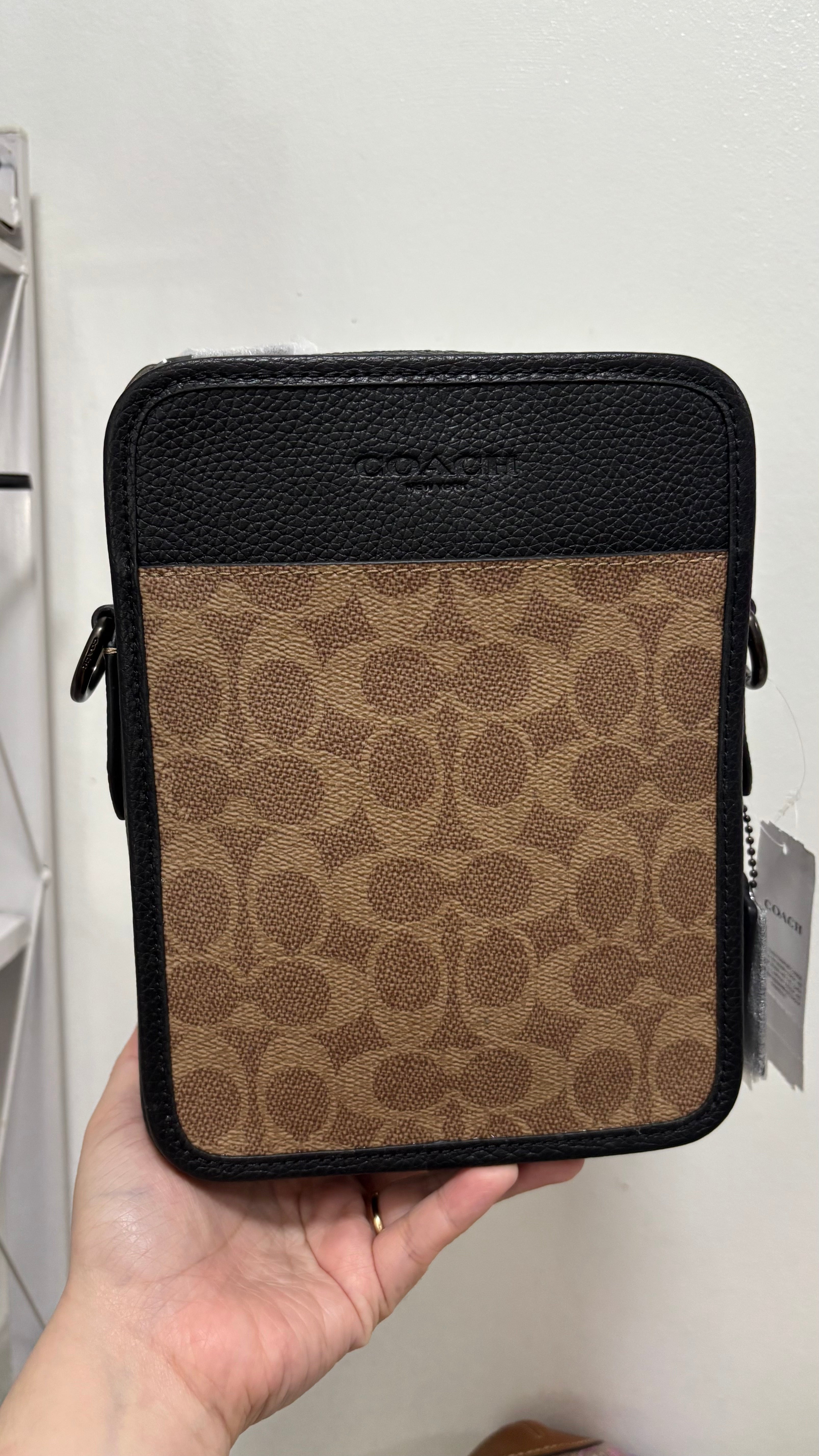 COACH Sullivan in Signature Canvas - Brown