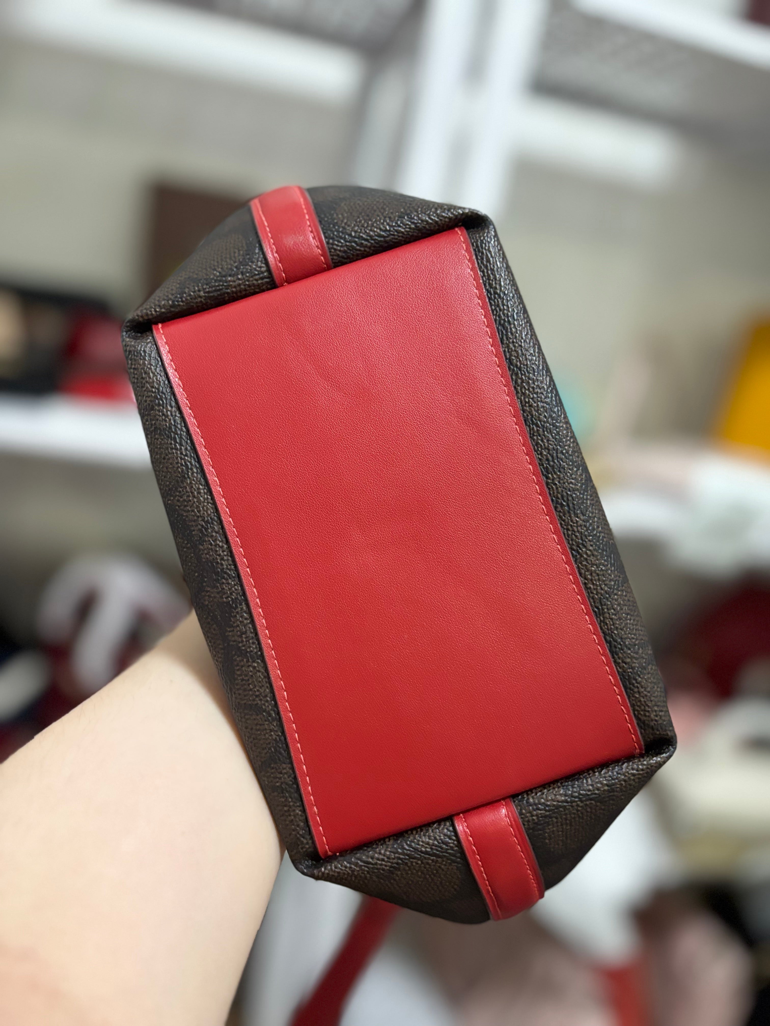 COACH City Bucket - Mahogany/Red Preloved