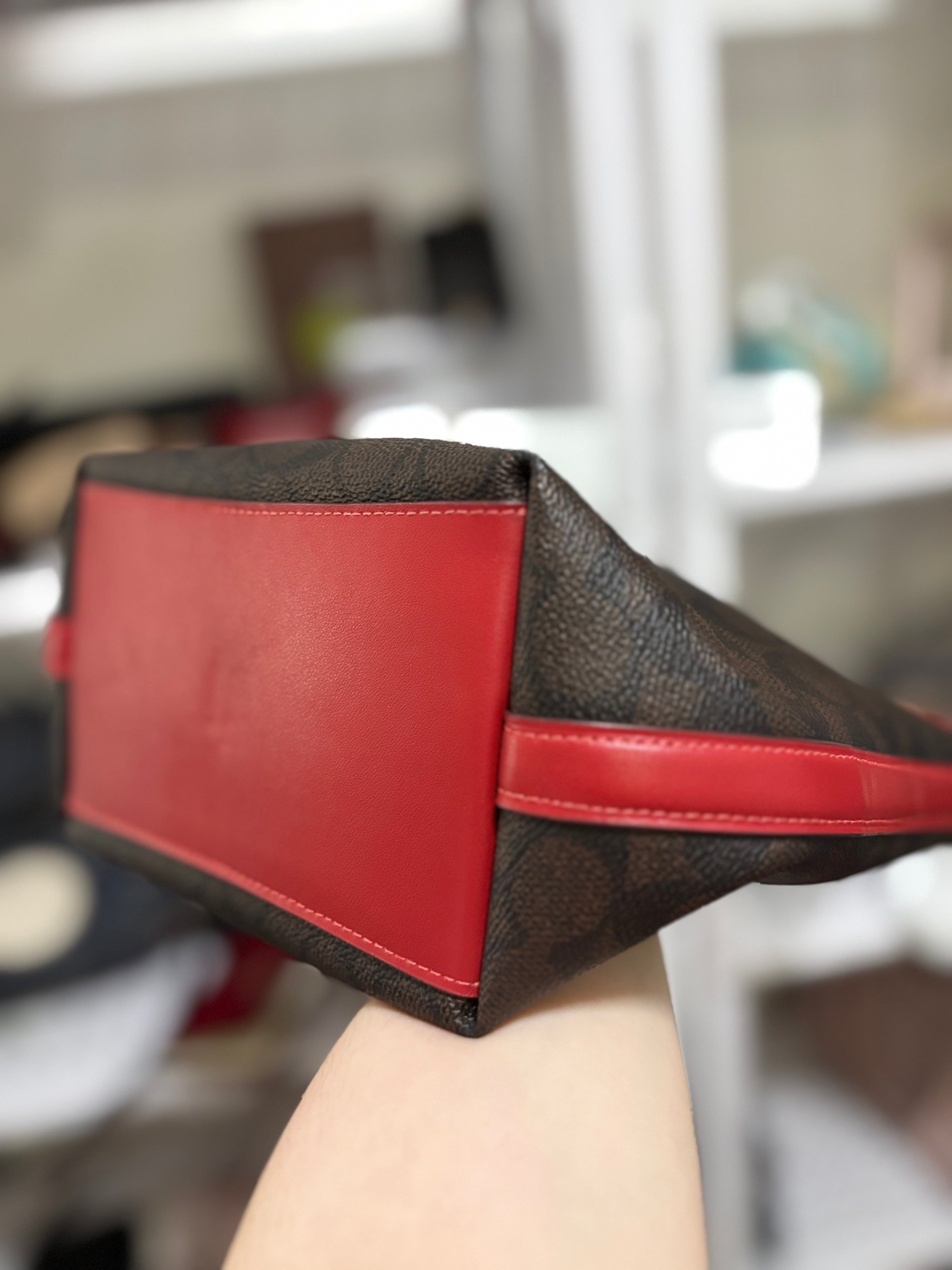 COACH City Bucket - Mahogany/Red Preloved