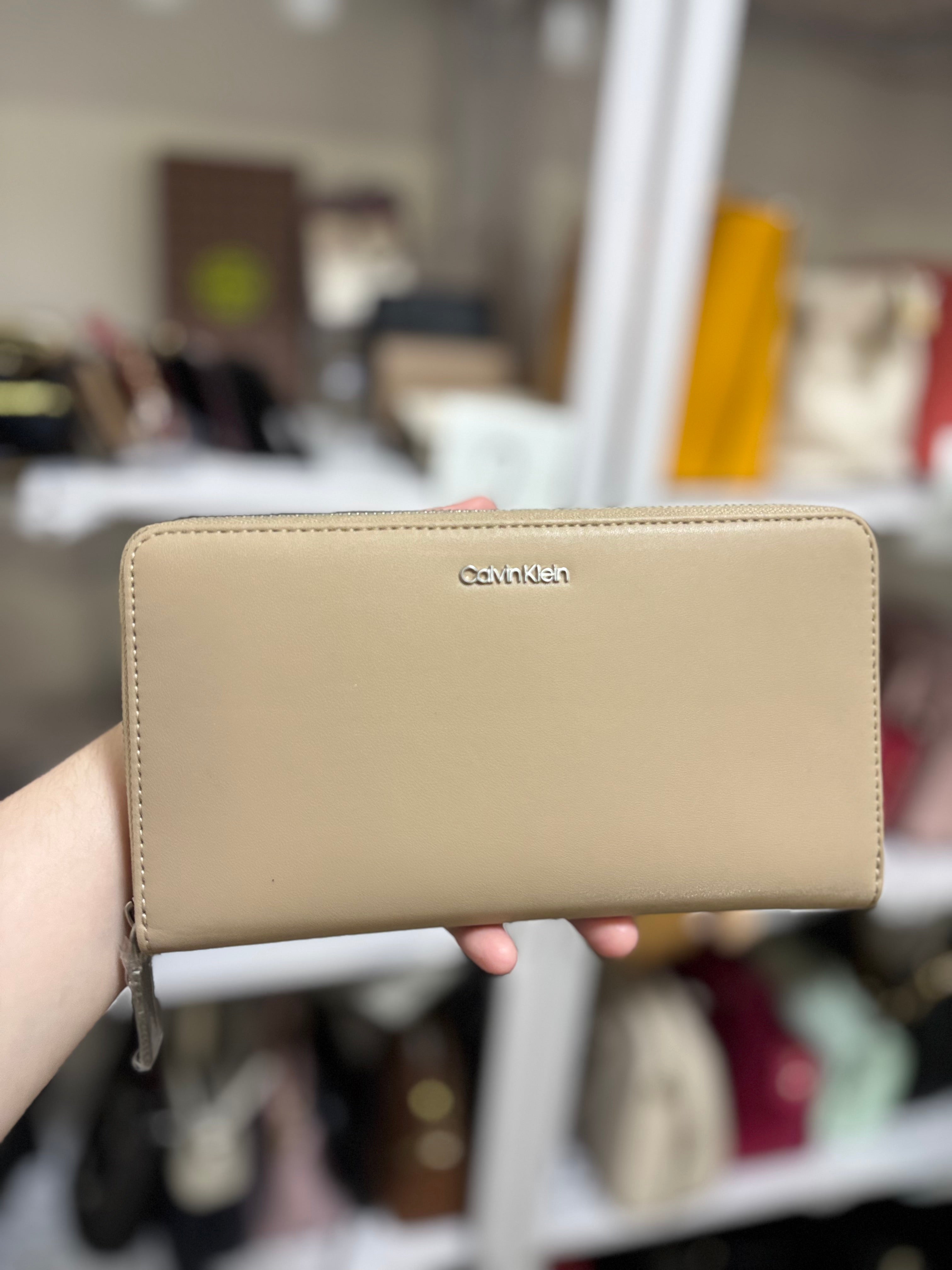 CALVIN KLEIN Zip Around Wallet Purse