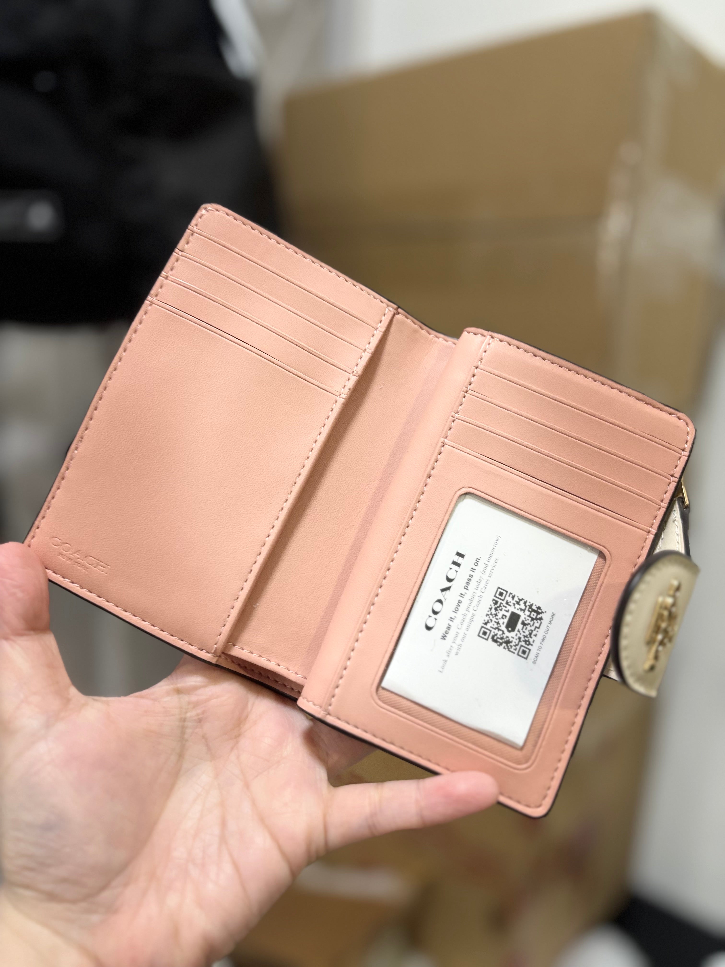 COACH Medium Corner Zip Wallet In Signature Leather - Floral Khaki