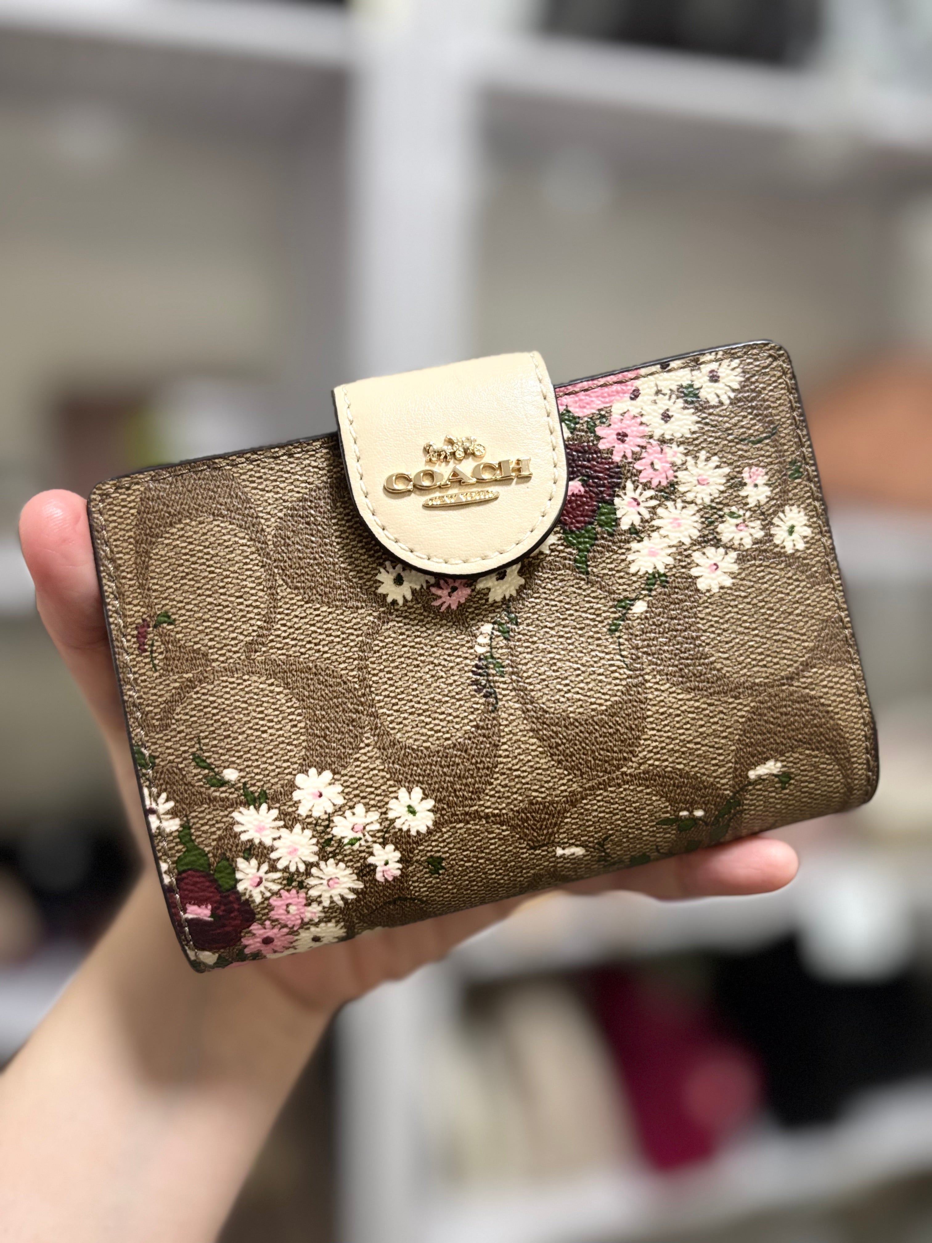COACH Medium Corner Zip Bifold Wallet - Floral