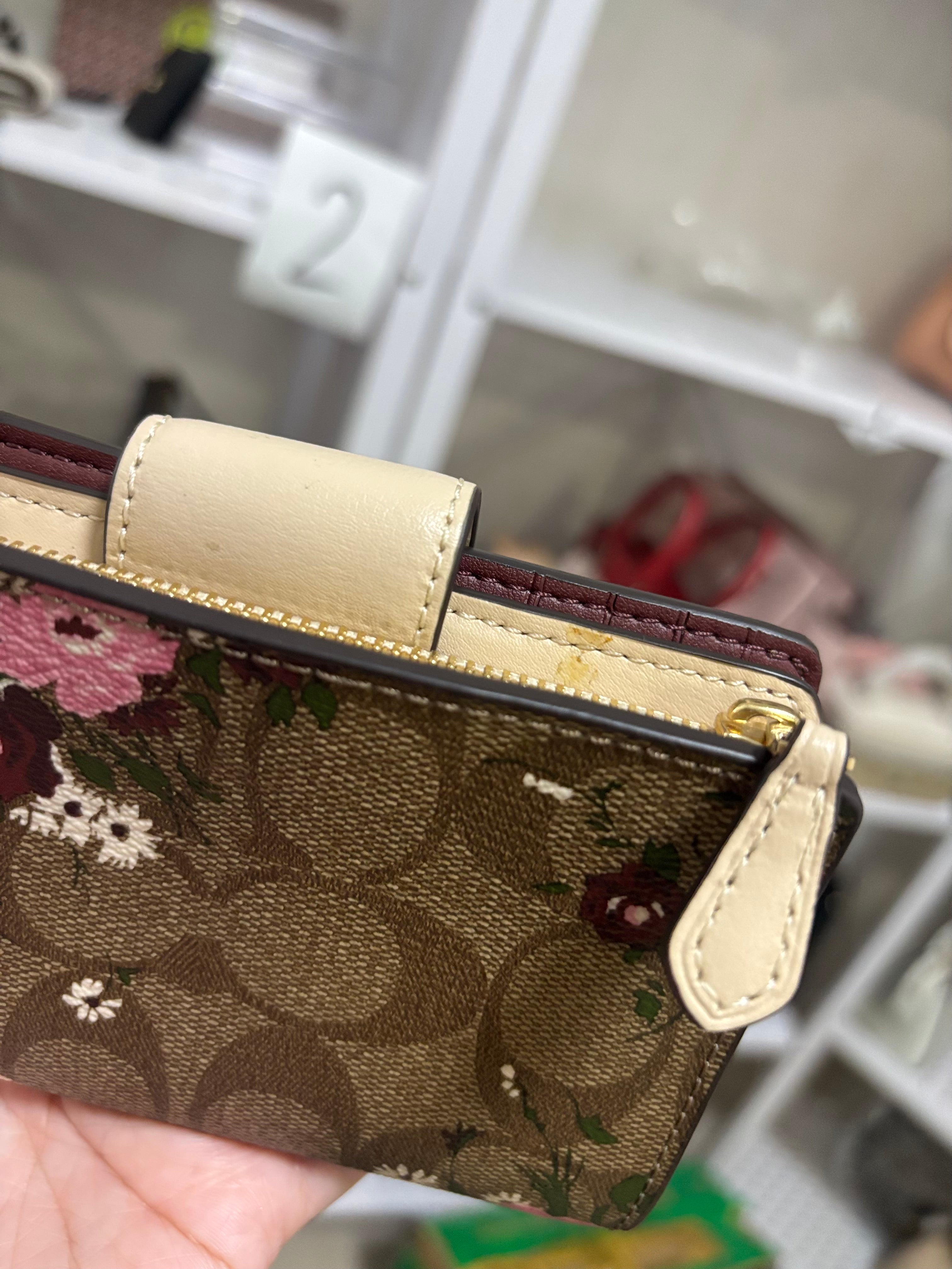 COACH Medium Corner Zip Bifold Wallet - Floral