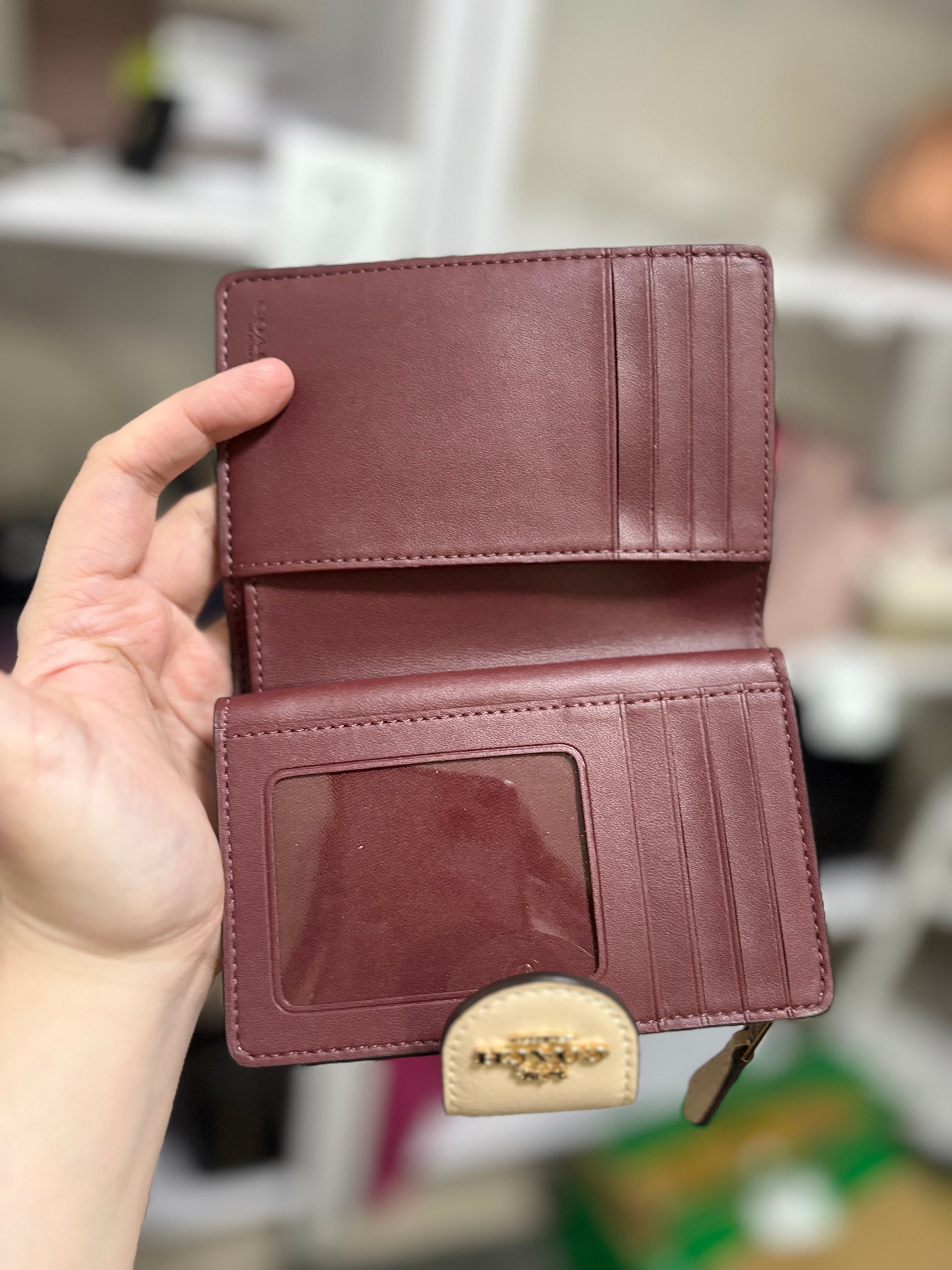COACH Medium Corner Zip Bifold Wallet - Floral